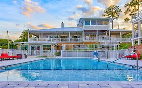 Seven Hills Suites